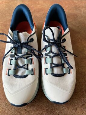 Kizik hands free slip in Men’s Athletic Sneaker Shoes Size M 9.5 W 11
